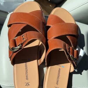 NWT- Johnston & Murphy Women's Brown Slide Sandals